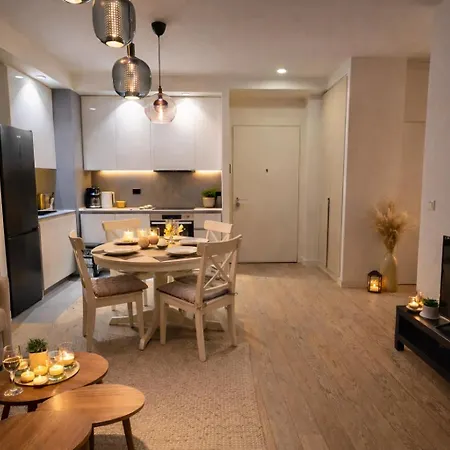 Metropoliten Waterfront Apartment *